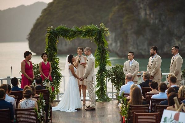 Small Intimate Cruise Wedding - Ha Long Bay