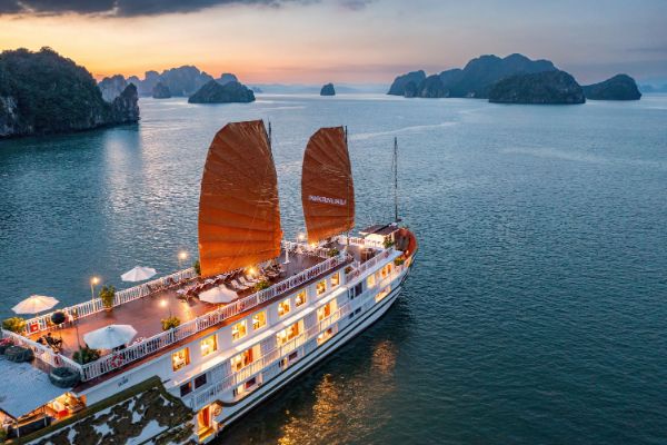 Ha Long | Indochina Sails | 1 night 