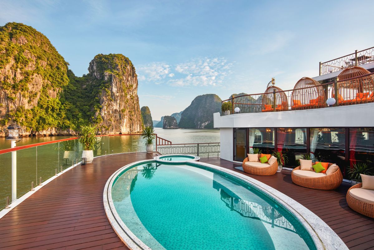 Best Cruise Swimming Pools Ha Long bay