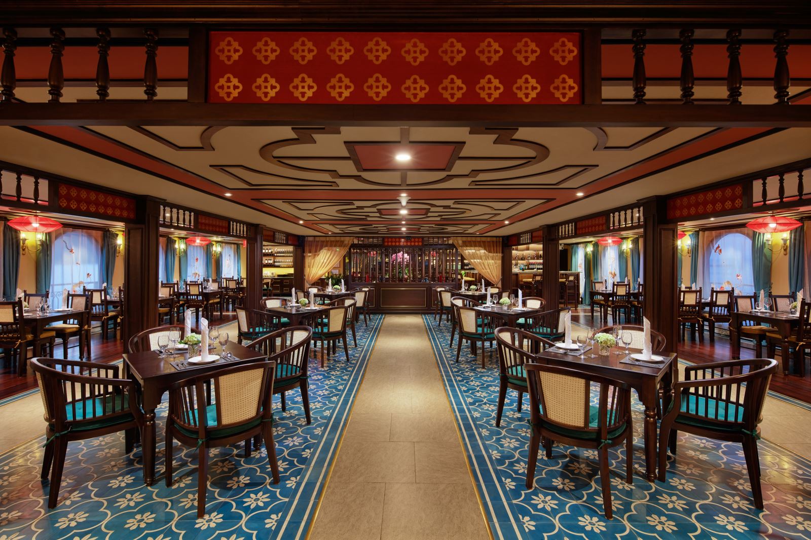 Indochine Premium Cruise - Tonkin Restaurant