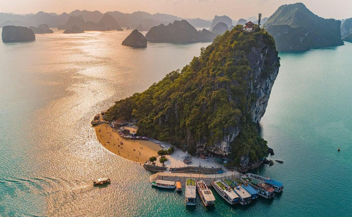 Halong Bay Overviews - Indochina Sails - Indochine Premium 